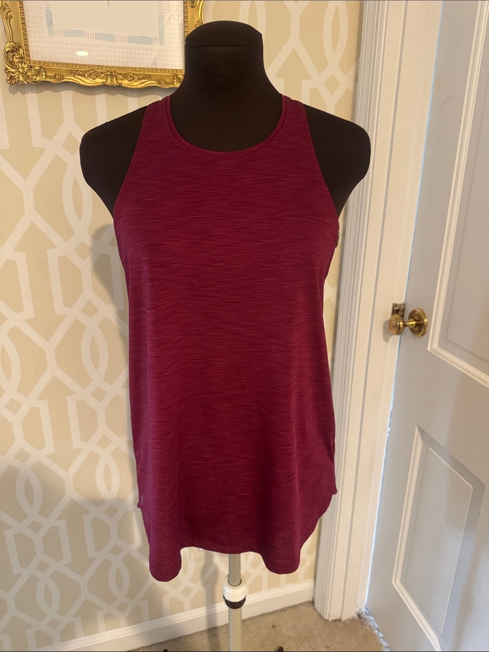 Athleta Power of She T-Back Maroon Racerback Tank Top Size Small